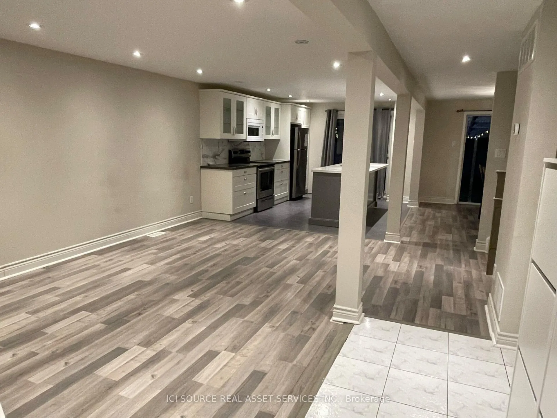 Photo 3 of 45 Raleigh Crescent, Markham, Markville — HOMEH