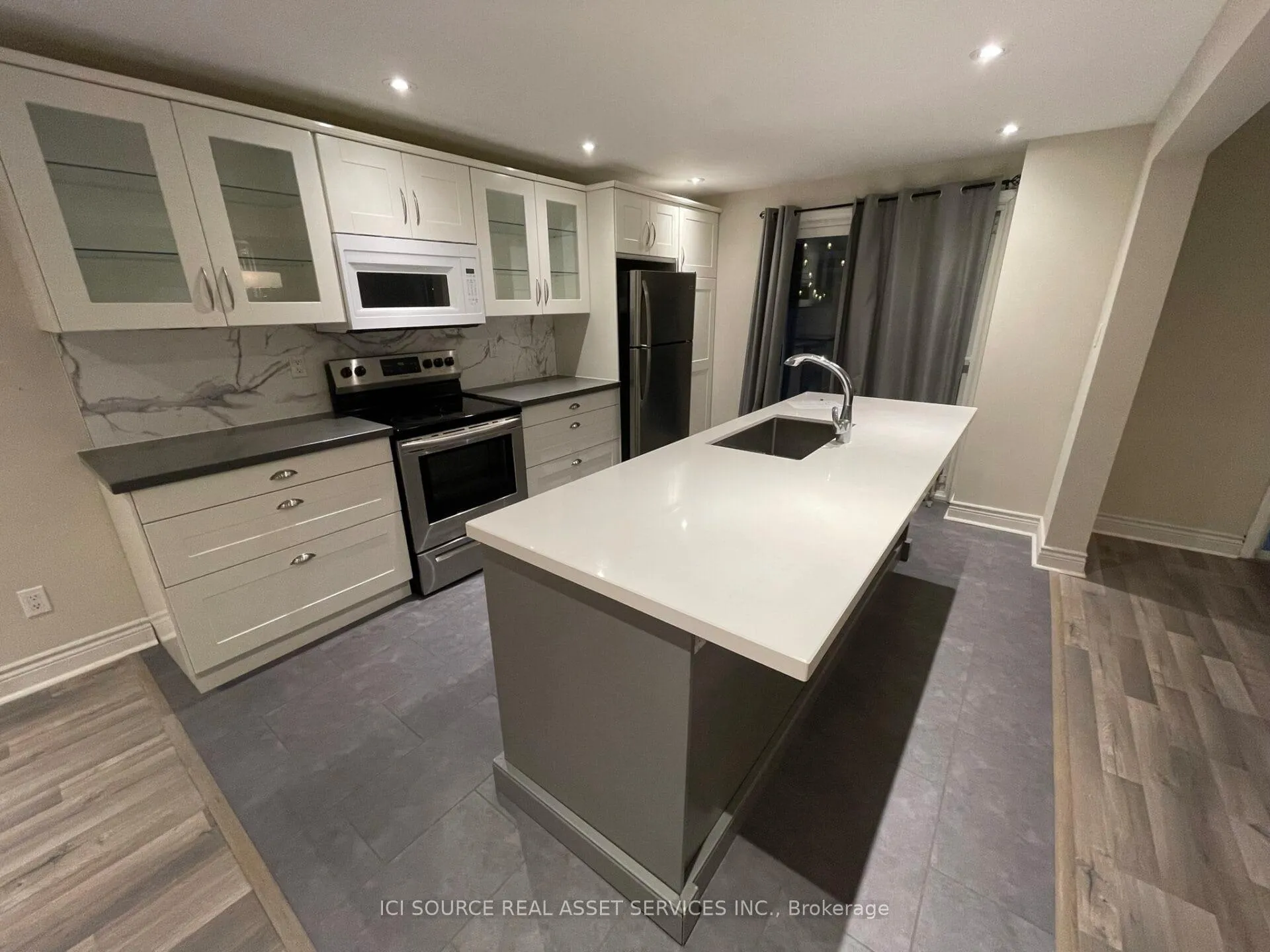Photo 5 of 45 Raleigh Crescent, Markham, Markville — HOMEH