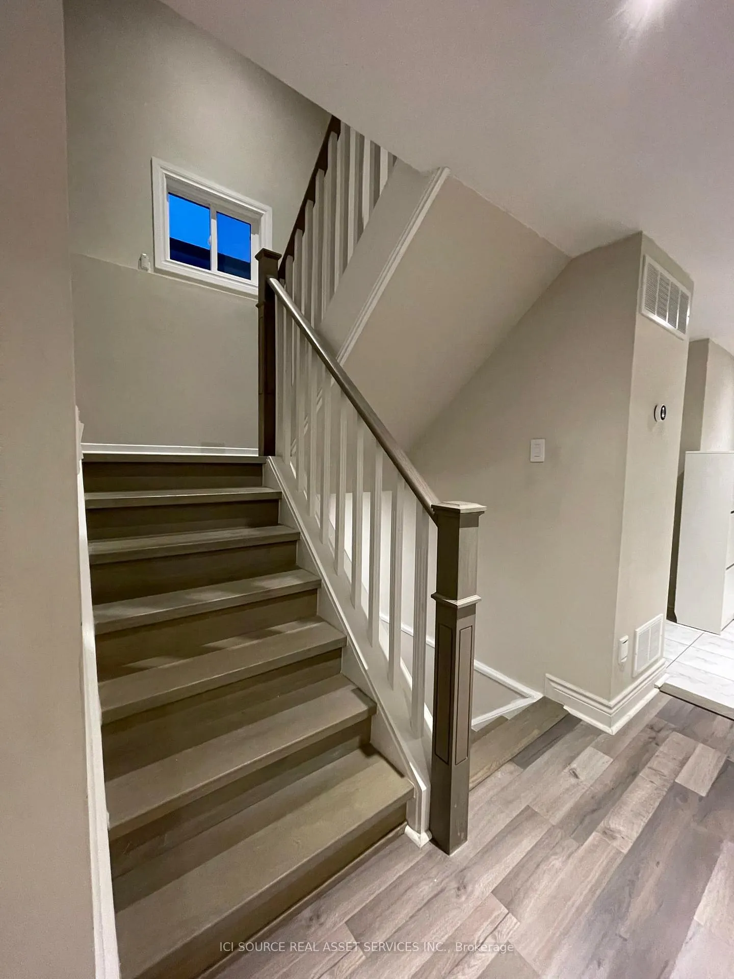 Photo 11 of 45 Raleigh Crescent, Markham, Markville — HOMEH