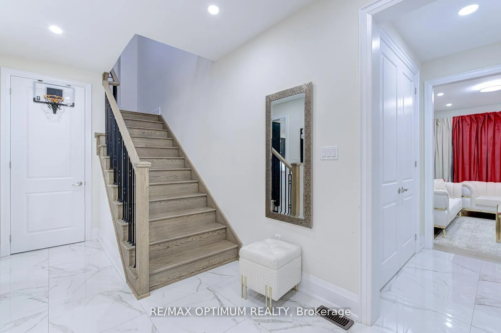 Photo 4 of 73 Dairymaid Road, Brampton, Credit Valley — HOMEH