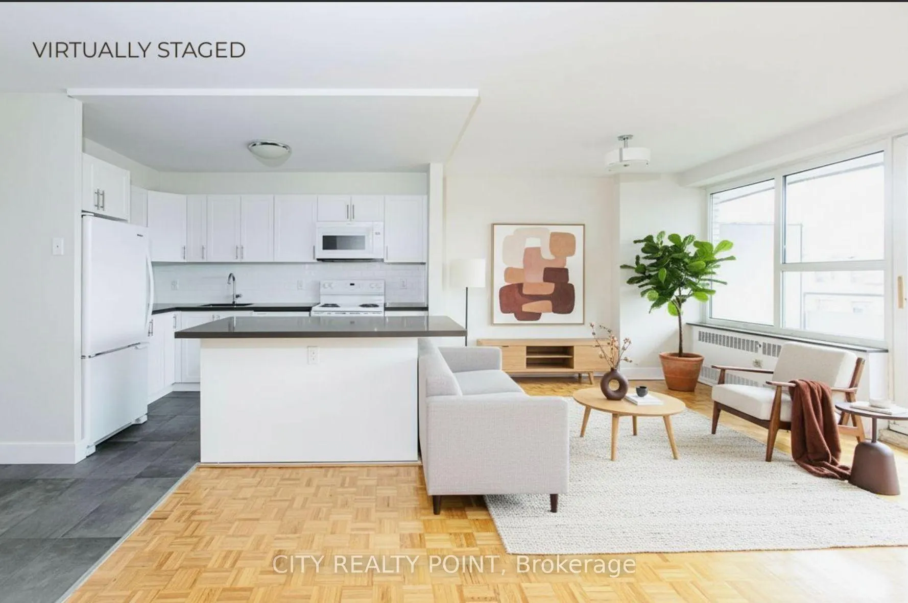Front of Unit 811, 10 Shallmar Boulevard