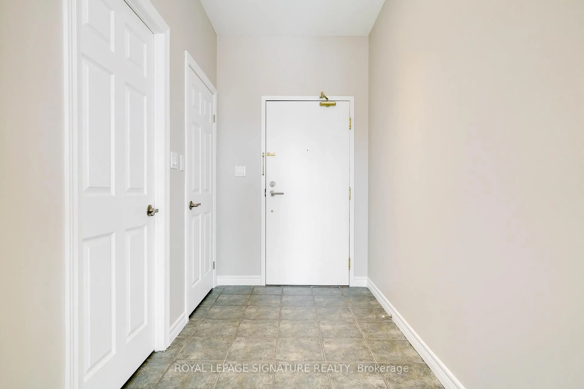 Photo 2 of Unit 415, 1 Leaside Park Drive, Toronto, Leaside — HOMEH