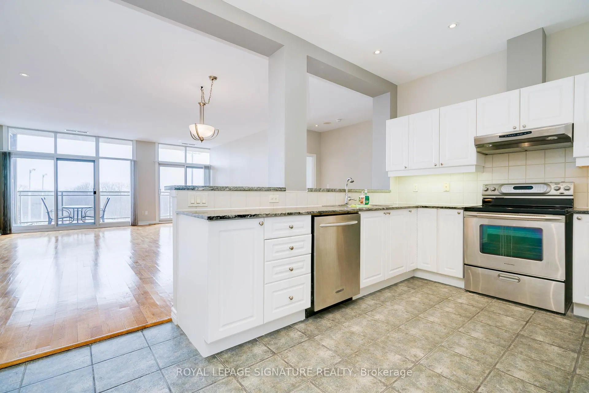 Photo 9 of Unit 415, 1 Leaside Park Drive, Toronto, Leaside — HOMEH