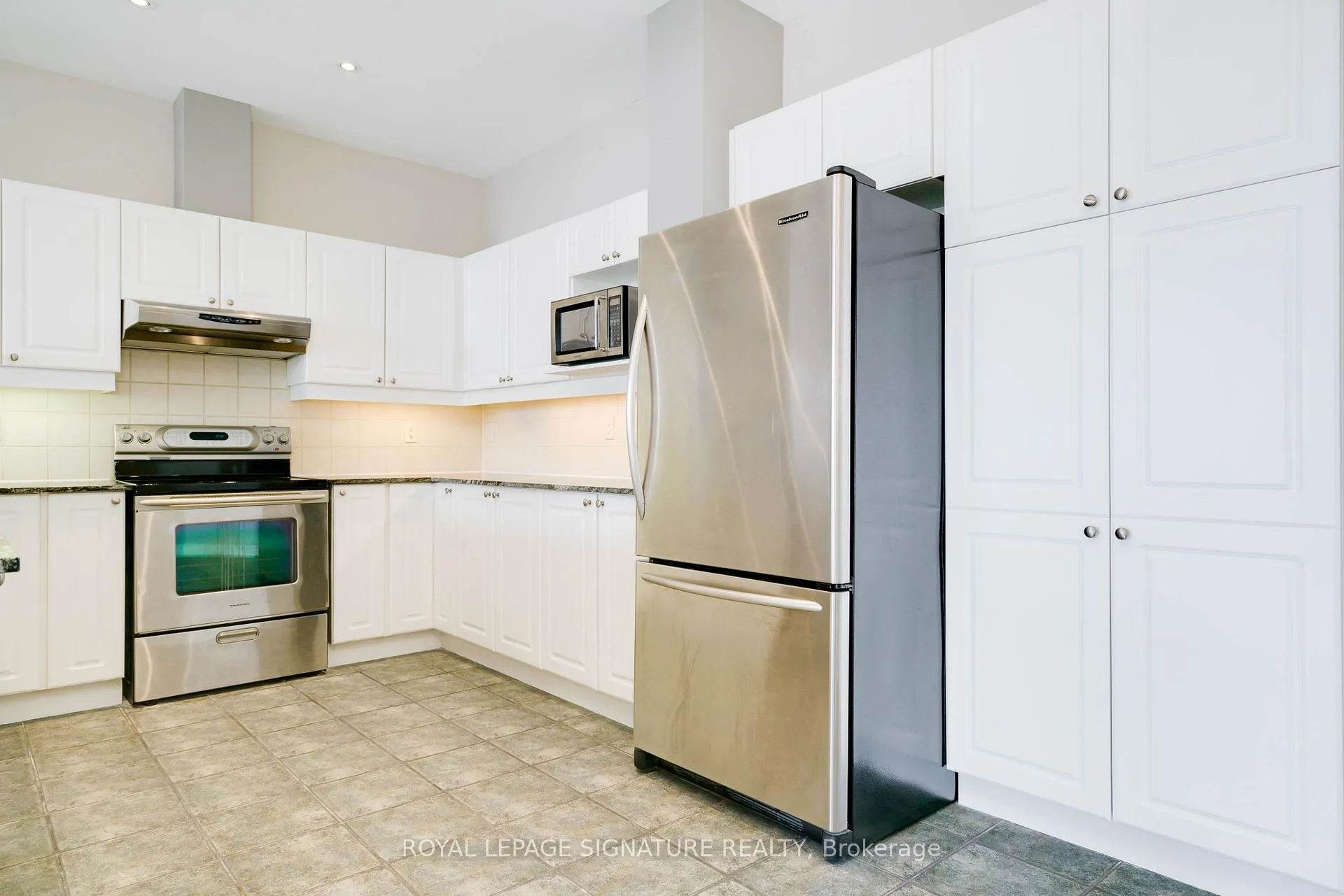 Photo 11 of Unit 415, 1 Leaside Park Drive, Toronto, Leaside — HOMEH