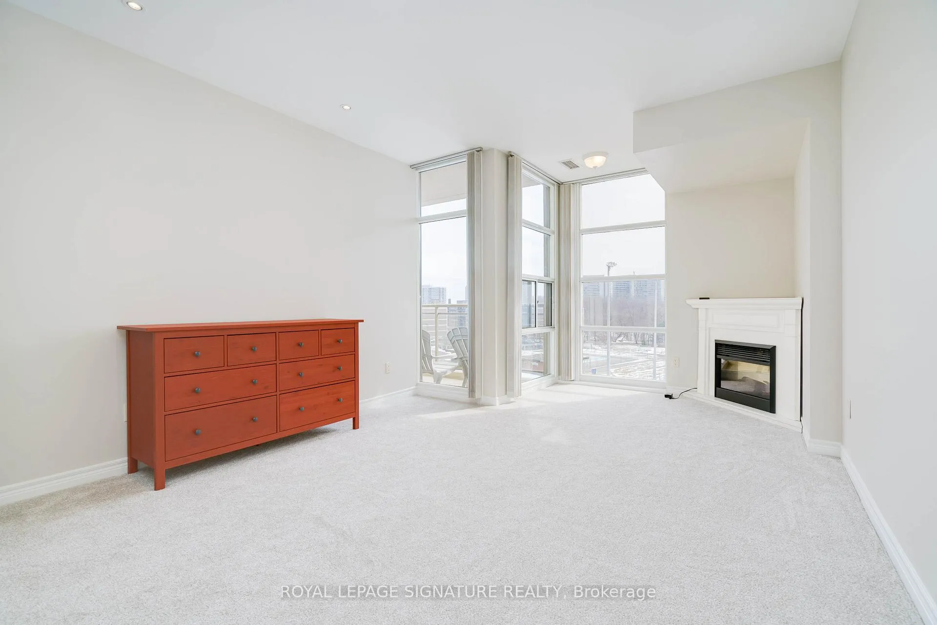 Photo 13 of Unit 415, 1 Leaside Park Drive, Toronto, Leaside — HOMEH