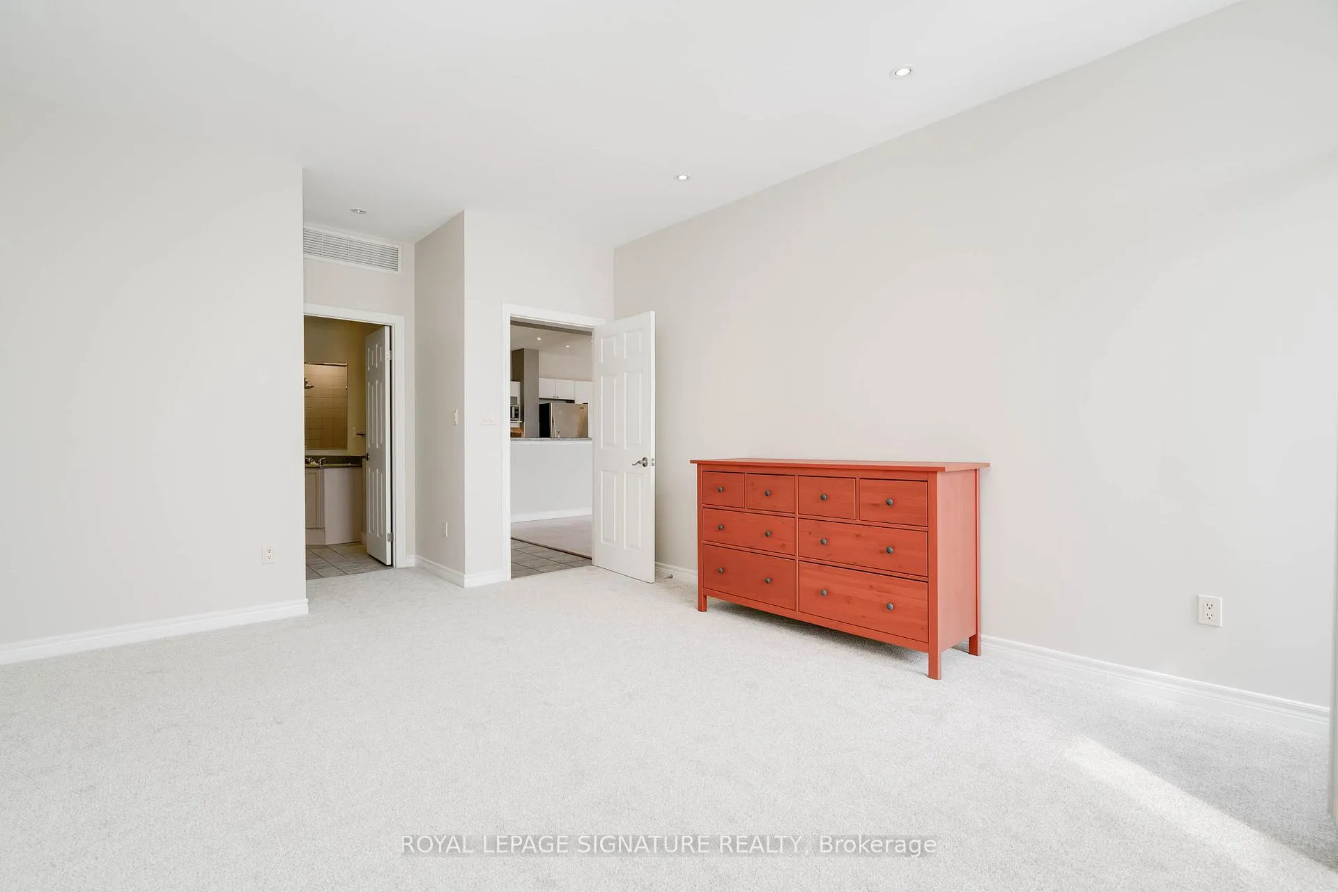 Photo 15 of Unit 415, 1 Leaside Park Drive, Toronto, Leaside — HOMEH