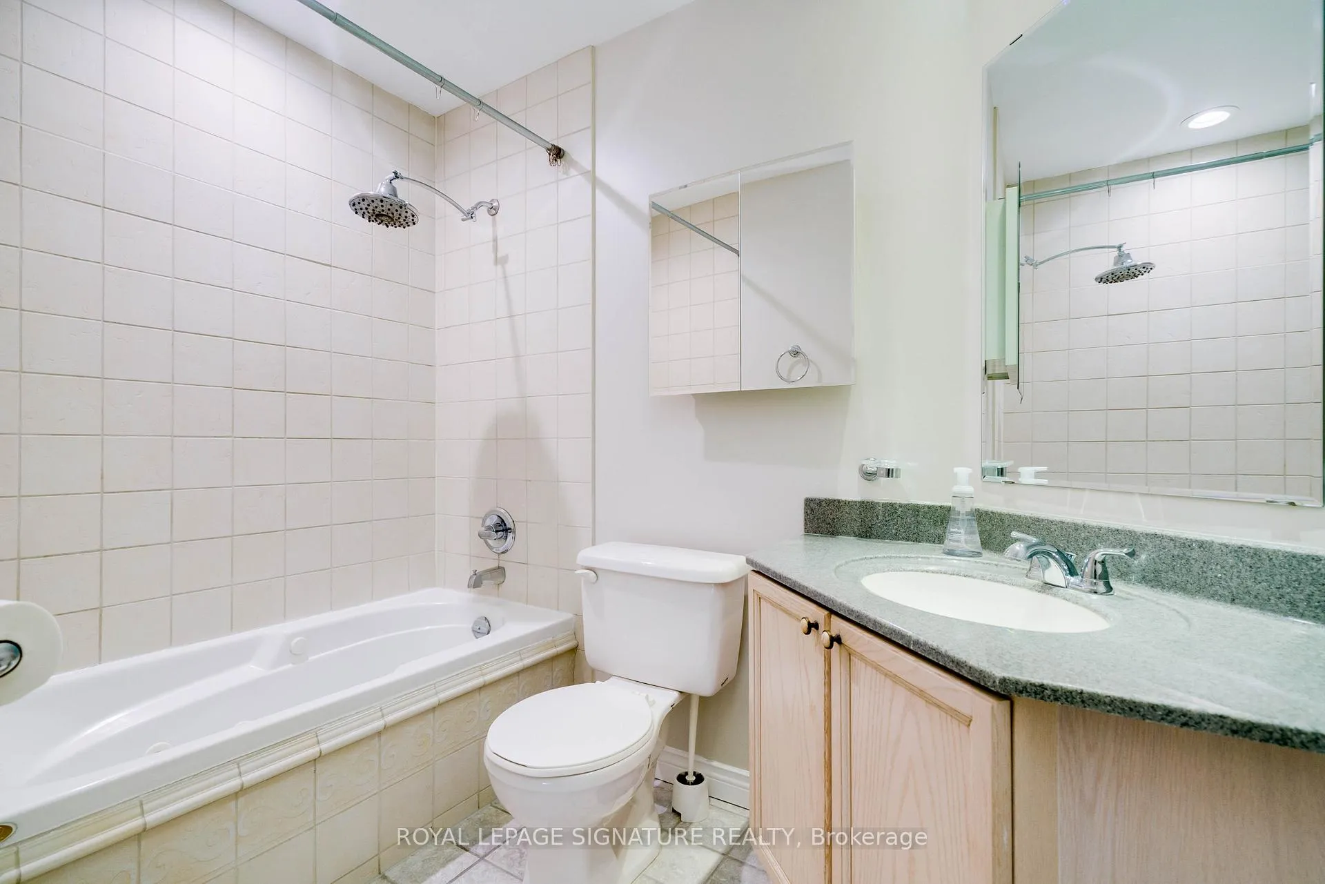 Photo 18 of Unit 415, 1 Leaside Park Drive, Toronto, Leaside — HOMEH
