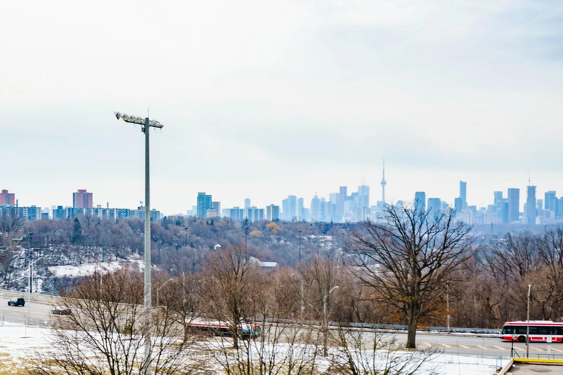 Photo 31 of Unit 415, 1 Leaside Park Drive, Toronto, Leaside — HOMEH