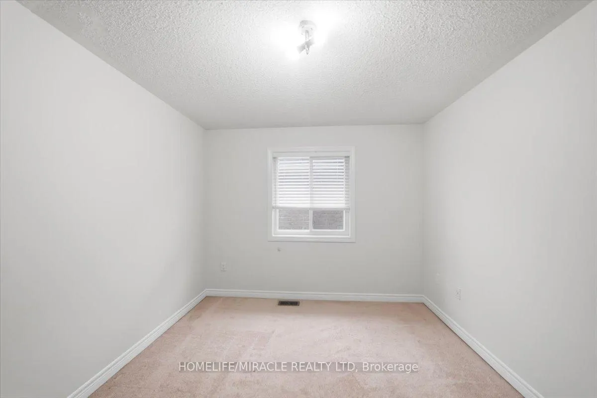 Photo 20 of 381 Queen Mary Drive, Brampton, Fletcher's Meadow — HOMEH