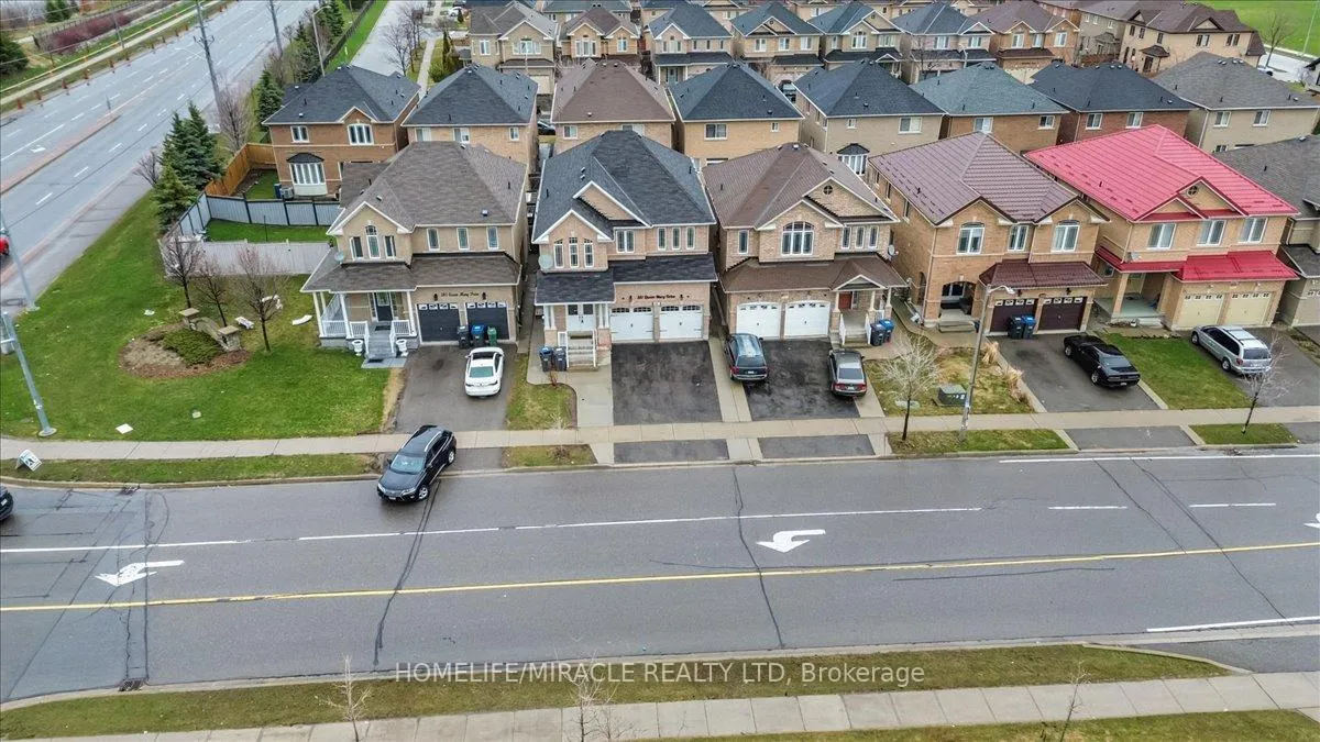 Photo 41 of 381 Queen Mary Drive, Brampton, Fletcher's Meadow — HOMEH