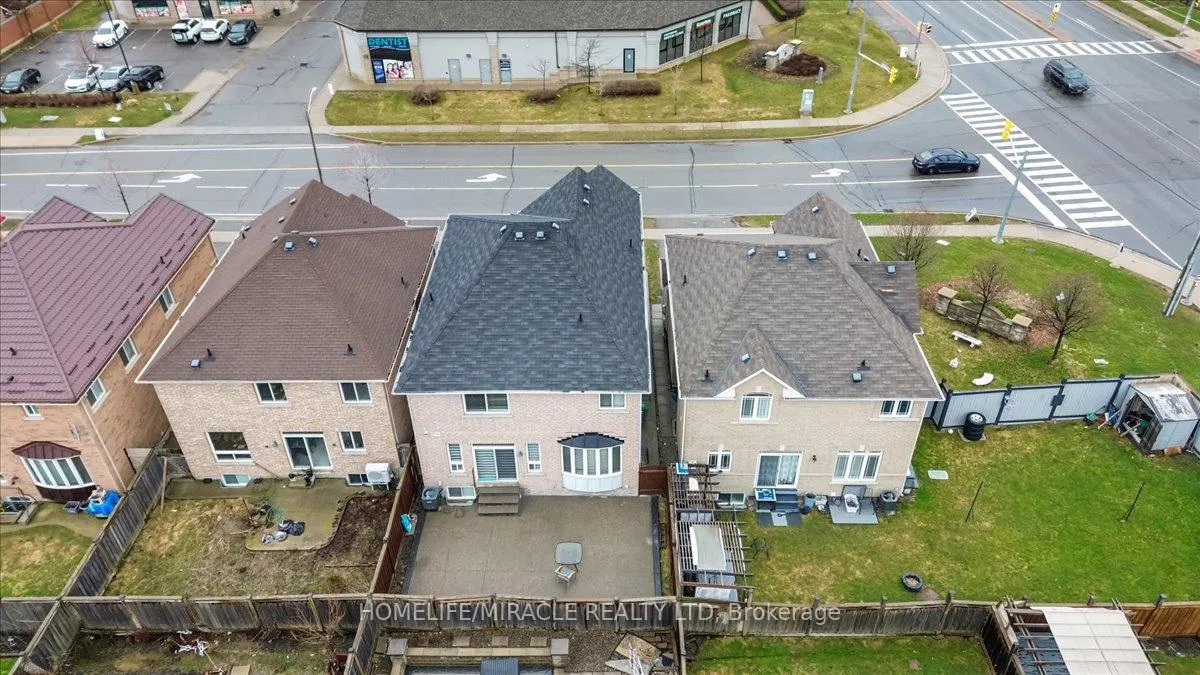 Photo 44 of 381 Queen Mary Drive, Brampton, Fletcher's Meadow — HOMEH