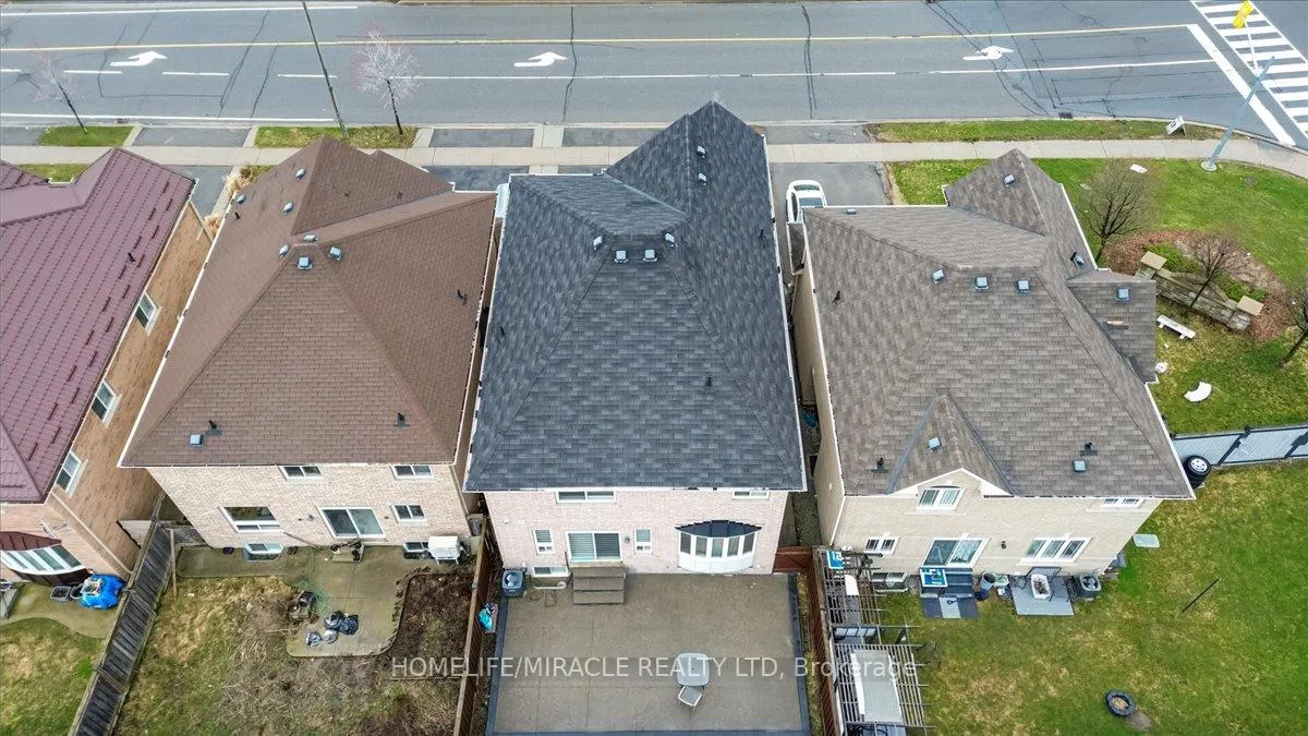 Photo 45 of 381 Queen Mary Drive, Brampton, Fletcher's Meadow — HOMEH