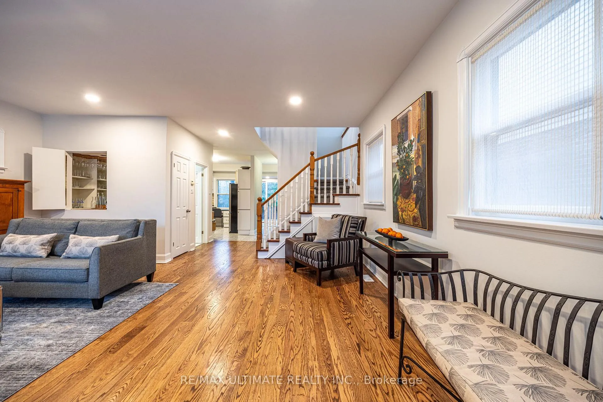 Photo 2 of 156 Glenvale Boulevard, Toronto, Leaside — HOMEH