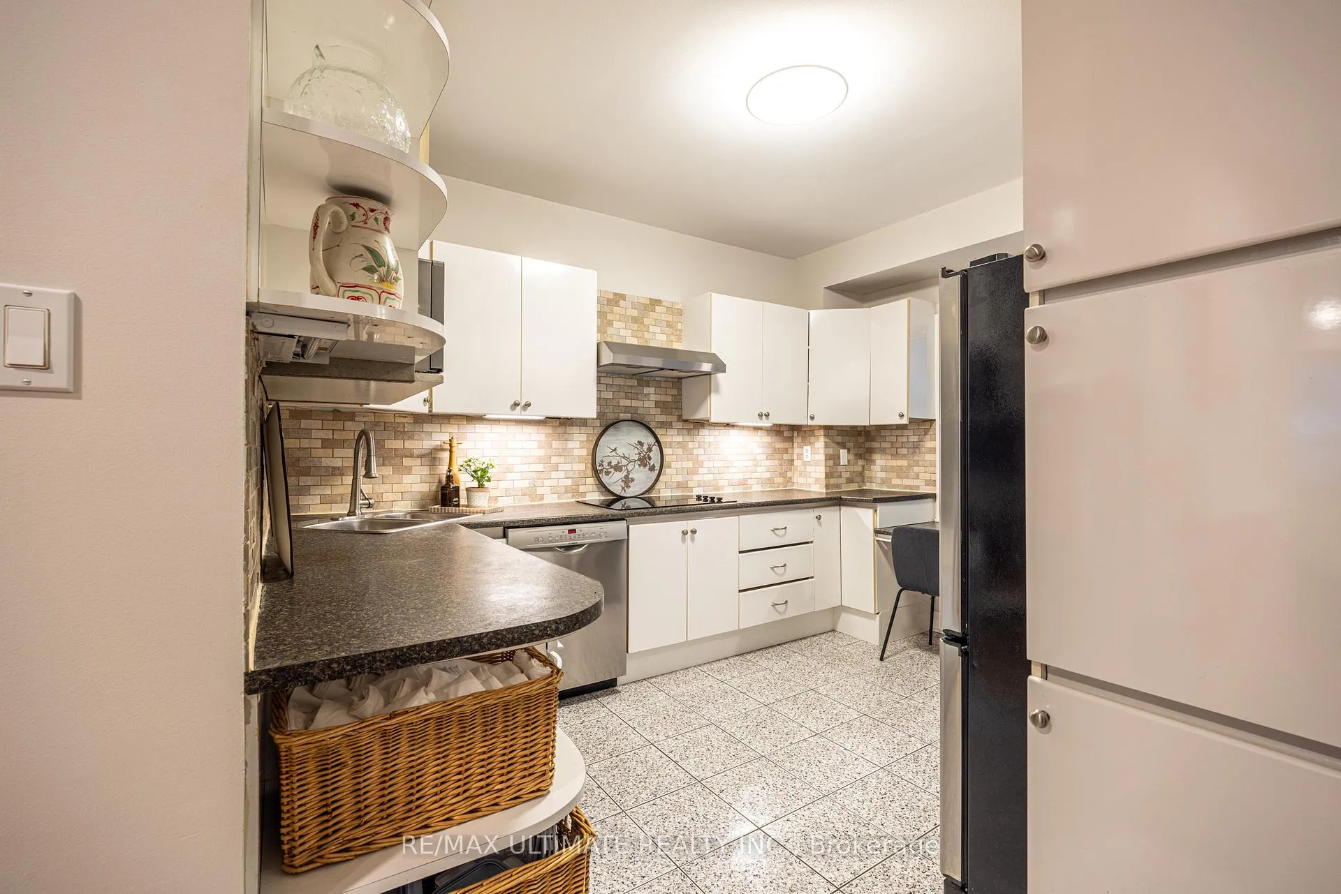 Photo 17 of 156 Glenvale Boulevard, Toronto, Leaside — HOMEH