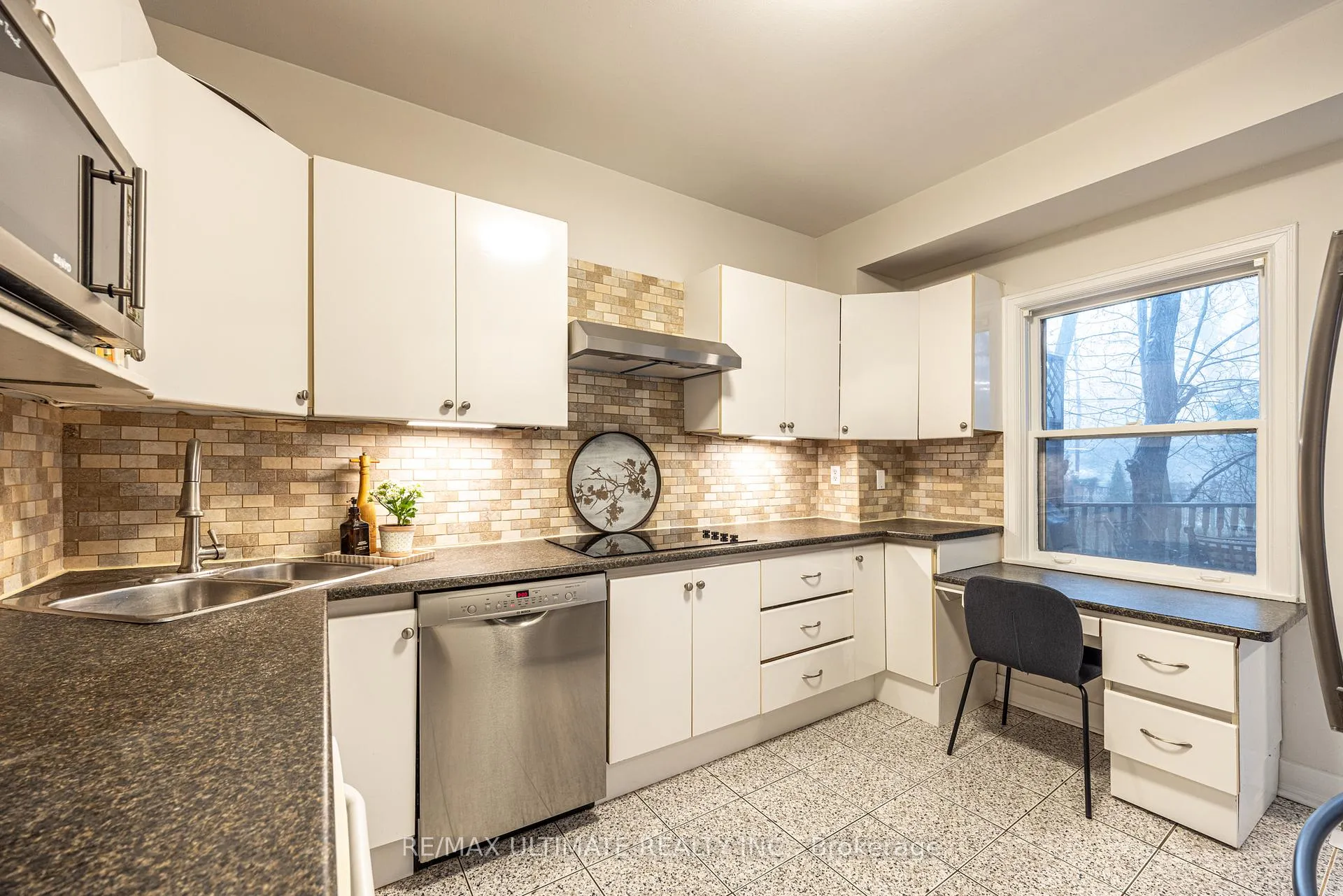 Photo 18 of 156 Glenvale Boulevard, Toronto, Leaside — HOMEH