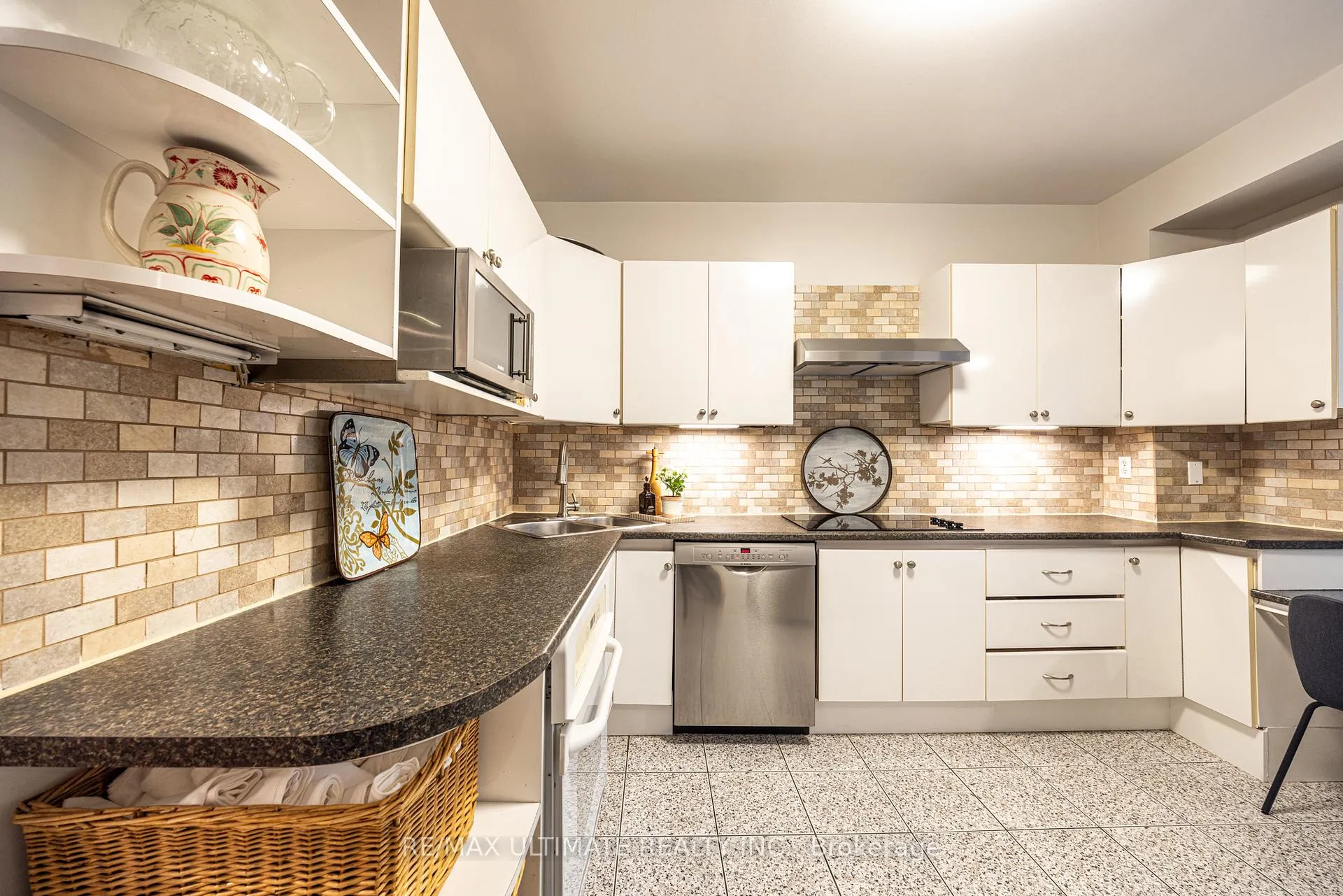 Photo 20 of 156 Glenvale Boulevard, Toronto, Leaside — HOMEH
