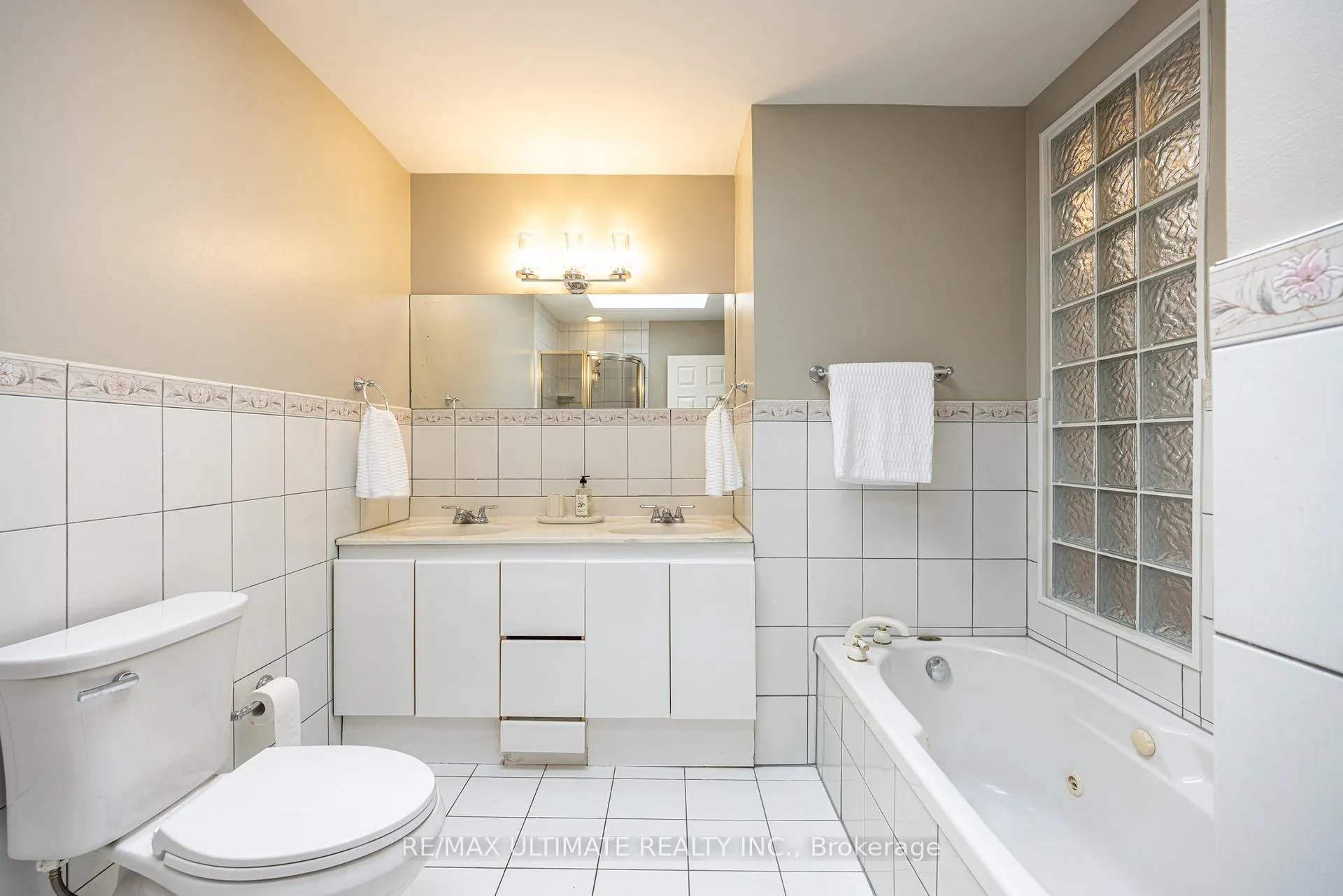 Photo 41 of 156 Glenvale Boulevard, Toronto, Leaside — HOMEH