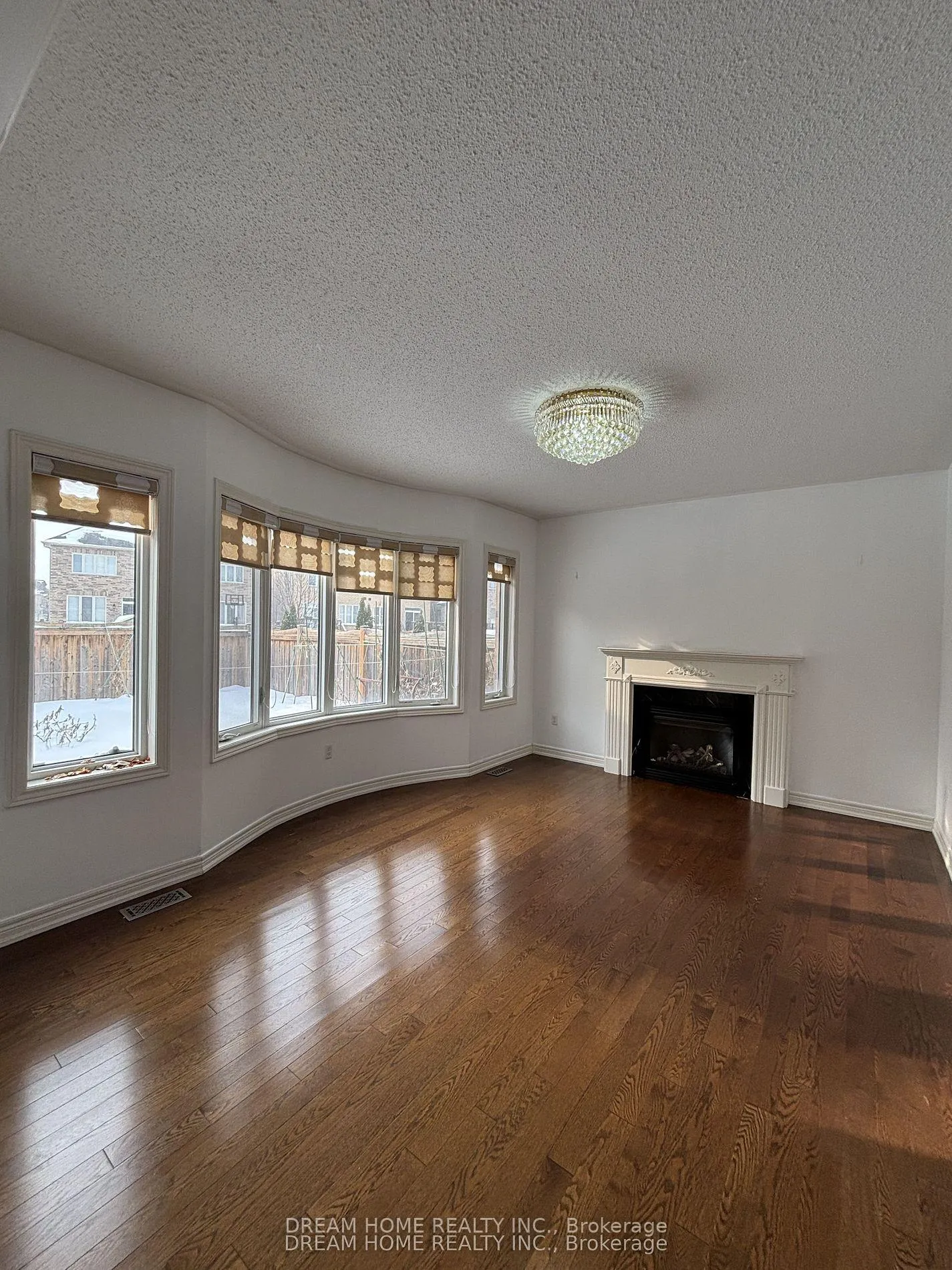 Photo 6 of 276 The Bridle Walk, Markham, Berczy — HOMEH