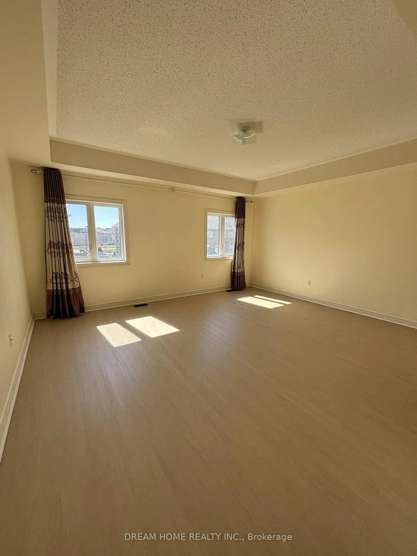 Photo 13 of 276 The Bridle Walk, Markham, Berczy — HOMEH