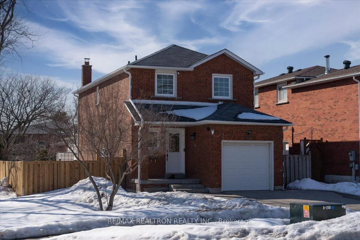 Photo 2 of 102 Wade Gate, Vaughan, Brownridge — HOMEH