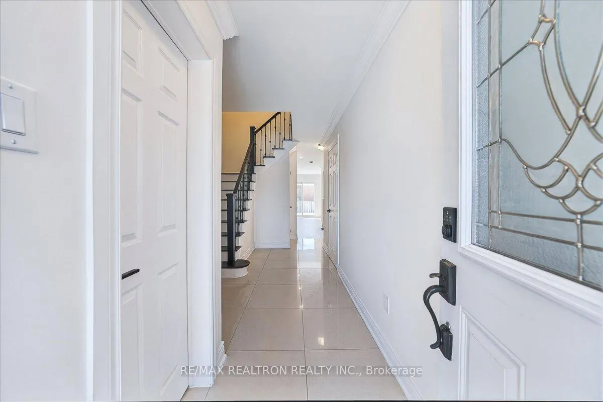 Photo 4 of 102 Wade Gate, Vaughan, Brownridge — HOMEH