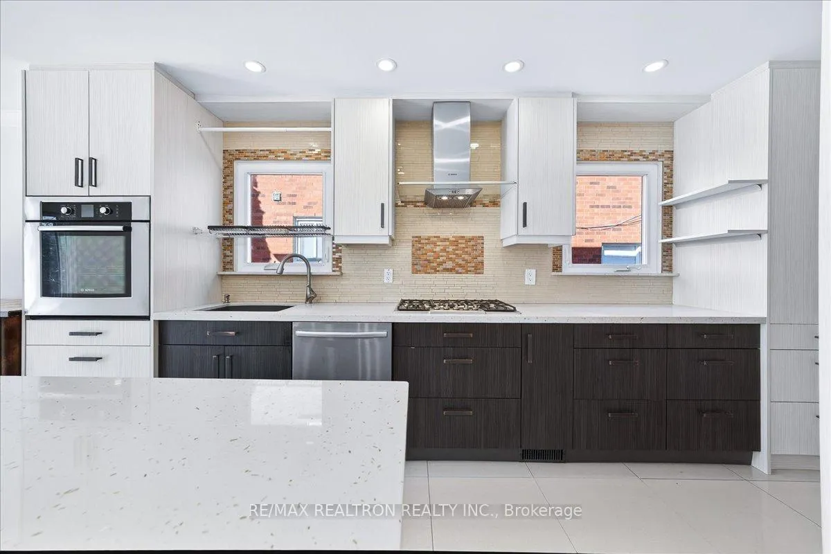 Photo 11 of 102 Wade Gate, Vaughan, Brownridge — HOMEH