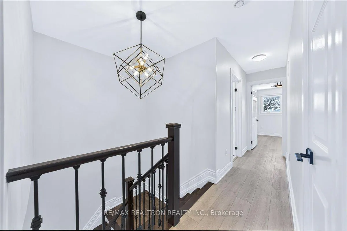 Photo 21 of 102 Wade Gate, Vaughan, Brownridge — HOMEH