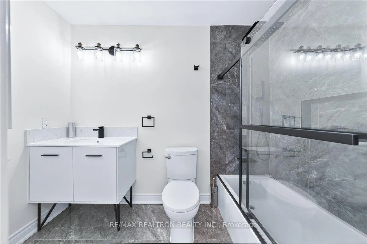 Photo 26 of 102 Wade Gate, Vaughan, Brownridge — HOMEH
