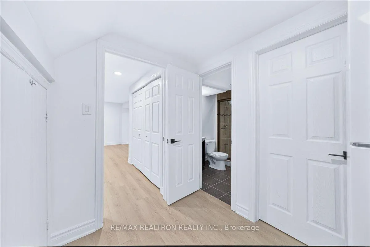 Photo 39 of 102 Wade Gate, Vaughan, Brownridge — HOMEH