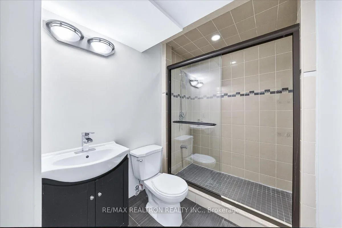 Photo 41 of 102 Wade Gate, Vaughan, Brownridge — HOMEH