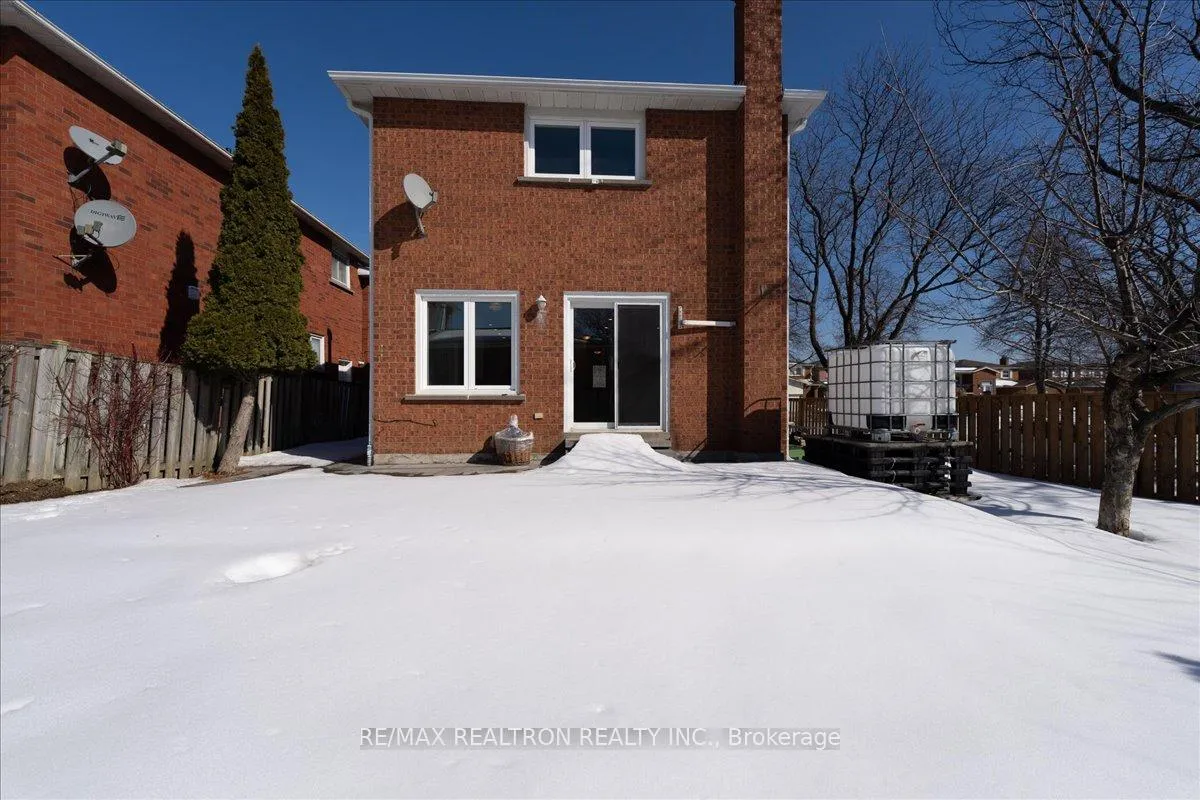 Photo 45 of 102 Wade Gate, Vaughan, Brownridge — HOMEH