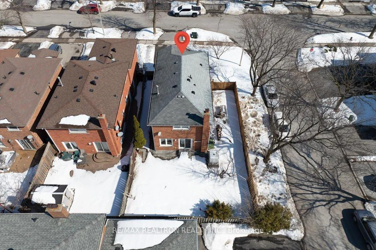 Photo 46 of 102 Wade Gate, Vaughan, Brownridge — HOMEH