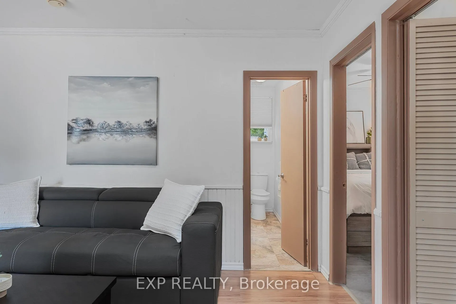 Photo 7 of 43 68th Street N, Wasaga Beach — HOMEH