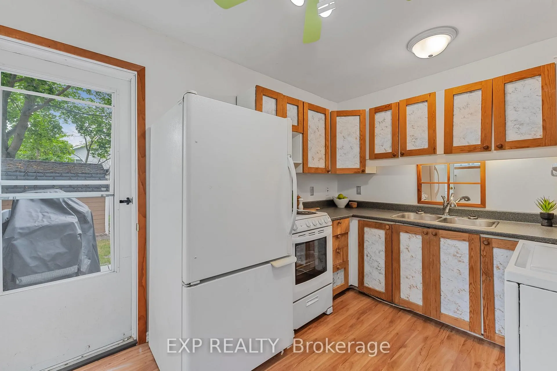 Photo 8 of 43 68th Street N, Wasaga Beach — HOMEH