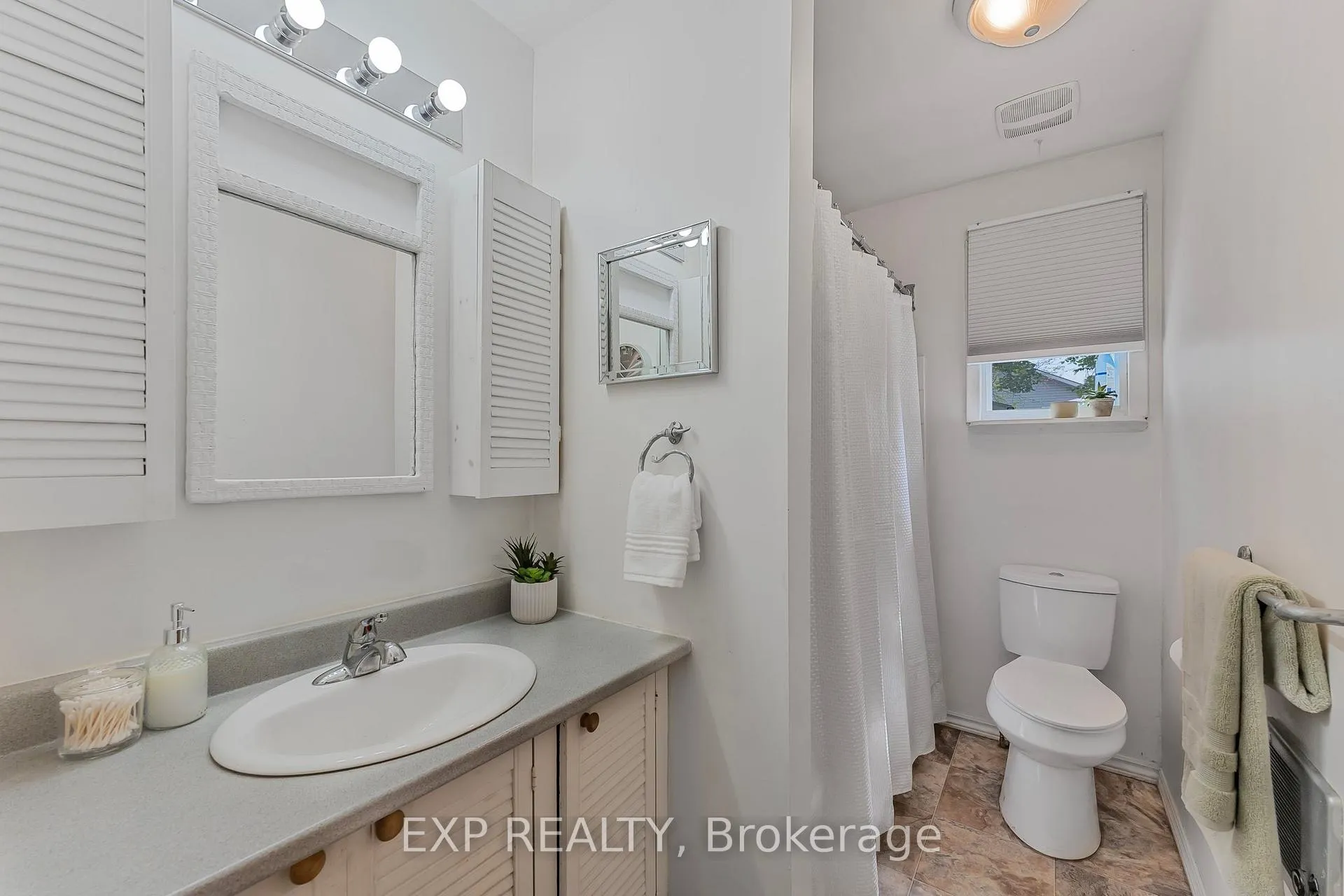 Photo 17 of 43 68th Street N, Wasaga Beach — HOMEH