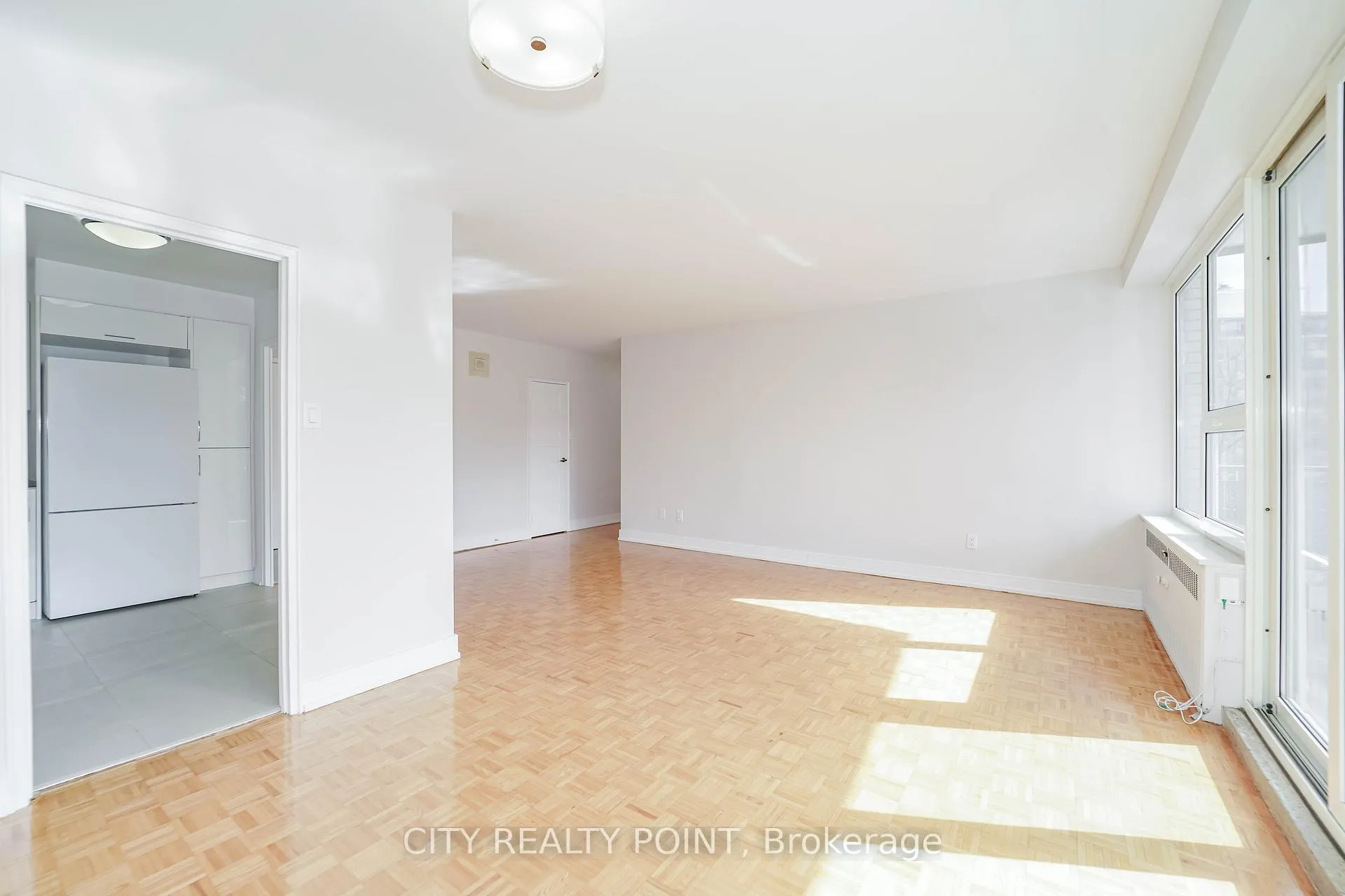 Photo 4 of Unit 509, 10 Shallmar Boulevard, Toronto, Forest Hill North — HOMEH