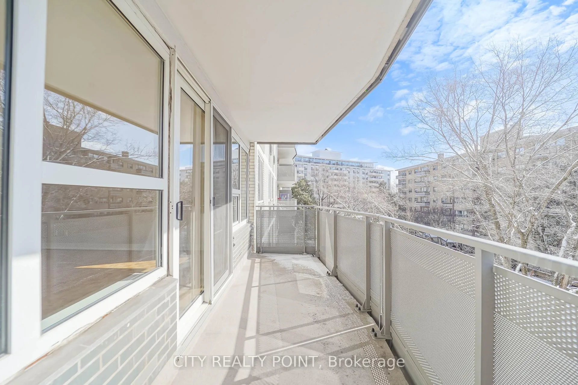 Photo 7 of Unit 509, 10 Shallmar Boulevard, Toronto, Forest Hill North — HOMEH