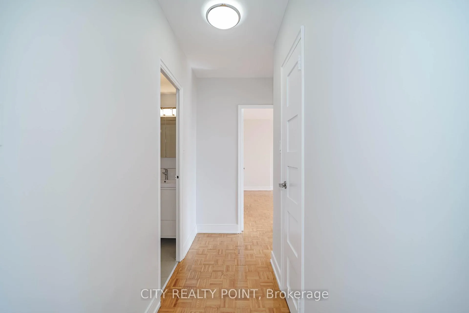 Photo 8 of Unit 509, 10 Shallmar Boulevard, Toronto, Forest Hill North — HOMEH