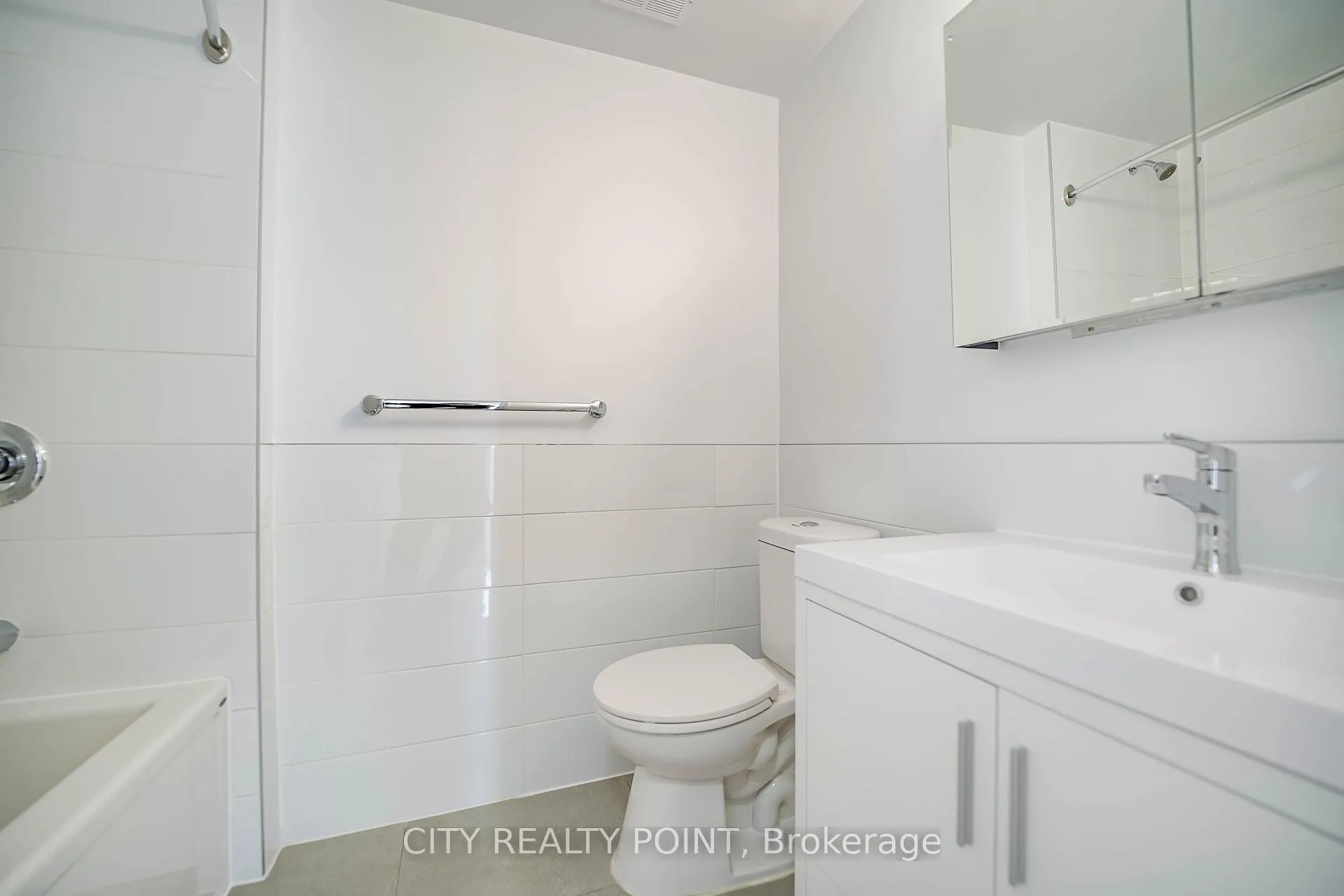 Photo 9 of Unit 509, 10 Shallmar Boulevard, Toronto, Forest Hill North — HOMEH