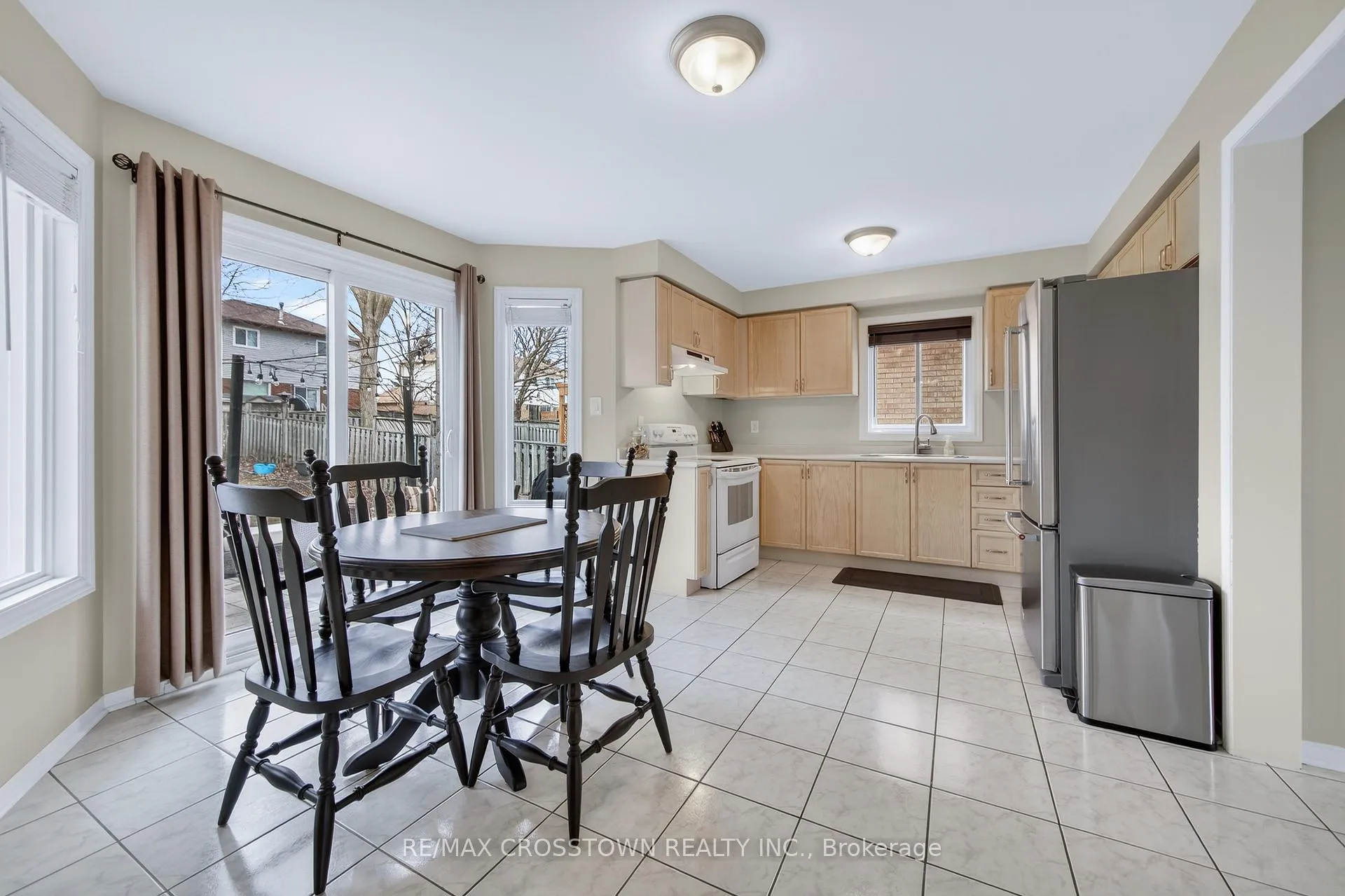Photo 10 of 99 Bishop Drive, Barrie, Ardagh — HOMEH