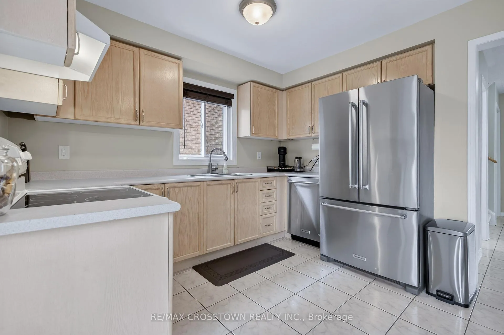Photo 12 of 99 Bishop Drive, Barrie, Ardagh — HOMEH