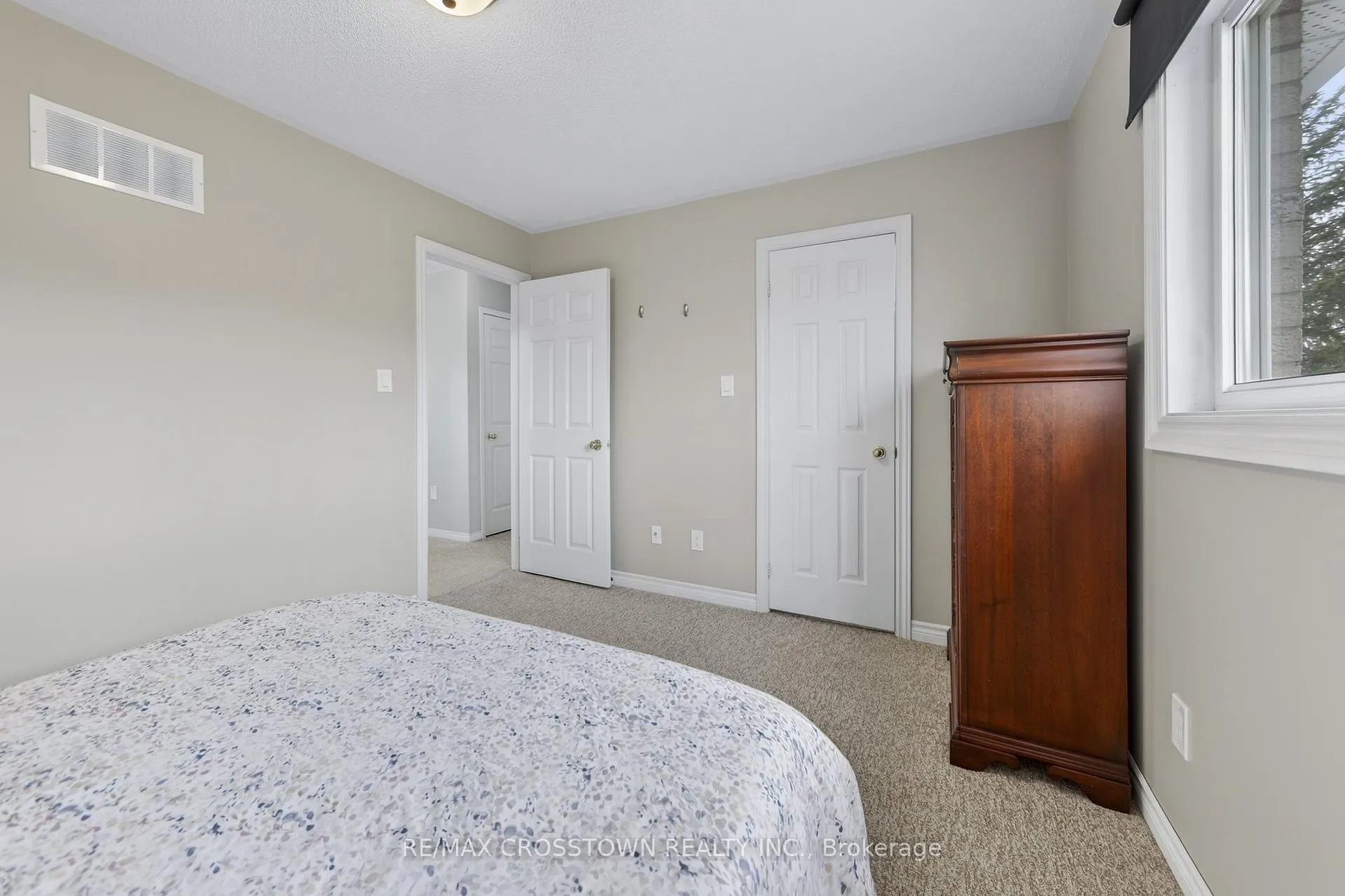Photo 19 of 99 Bishop Drive, Barrie, Ardagh — HOMEH