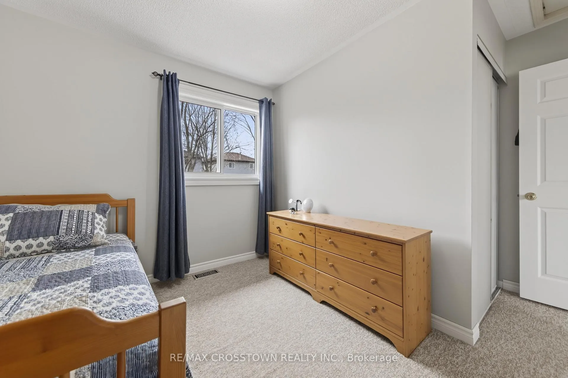 Photo 21 of 99 Bishop Drive, Barrie, Ardagh — HOMEH