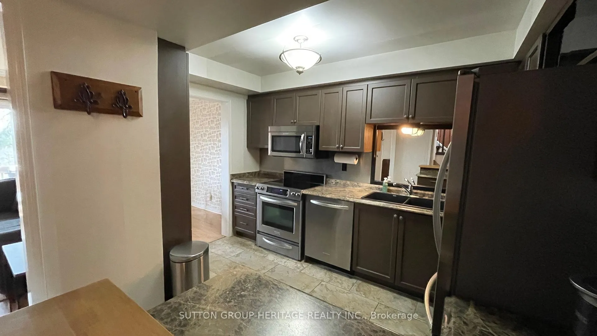 Photo 5 of Unit 3, 492 Laclie Street, Orillia — HOMEH