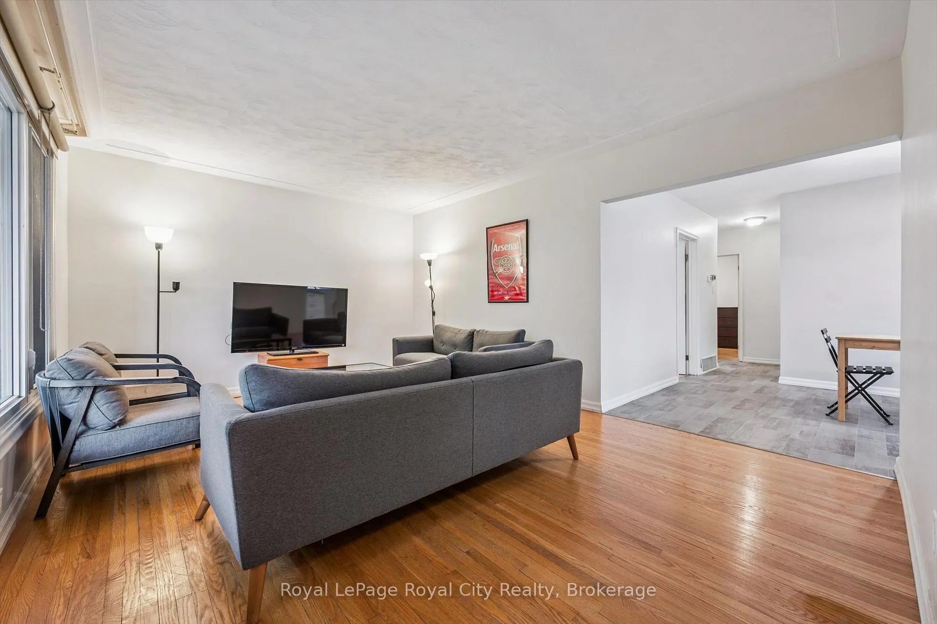 Photo 5 of 12 Delmar Boulevard, Guelph, St. George's — HOMEH