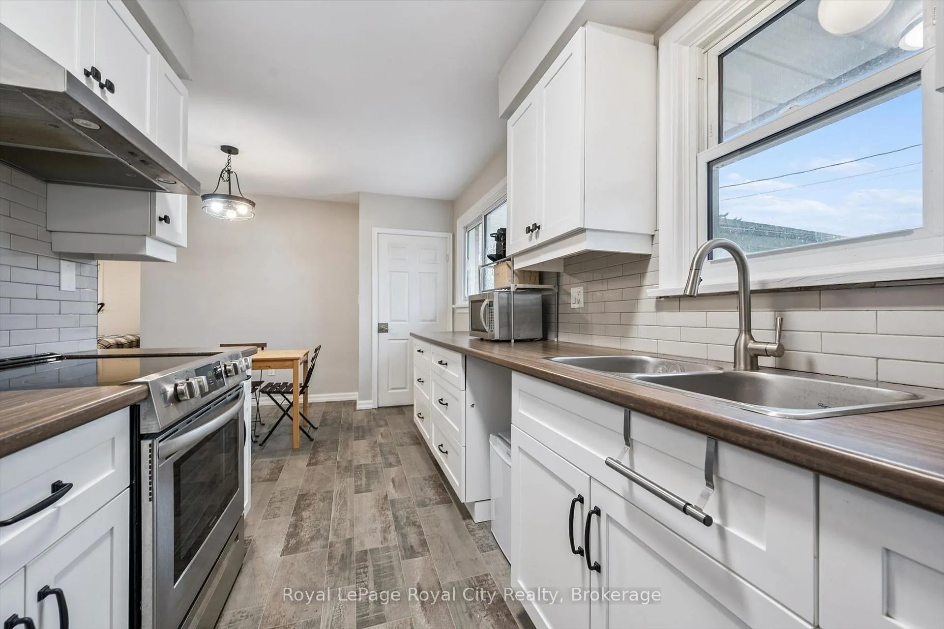 Photo 6 of 12 Delmar Boulevard, Guelph, St. George's — HOMEH
