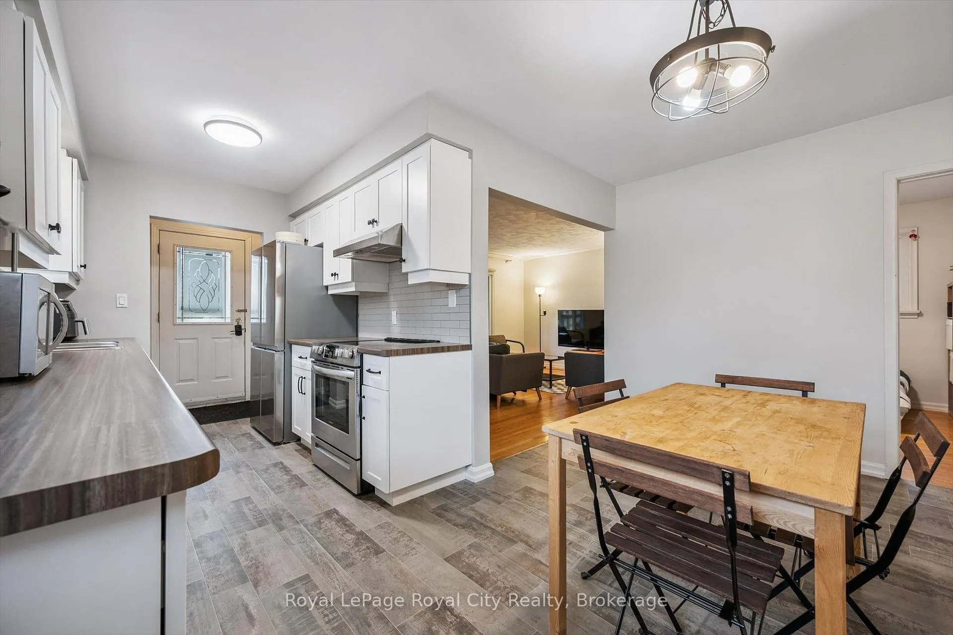 Photo 7 of 12 Delmar Boulevard, Guelph, St. George's — HOMEH
