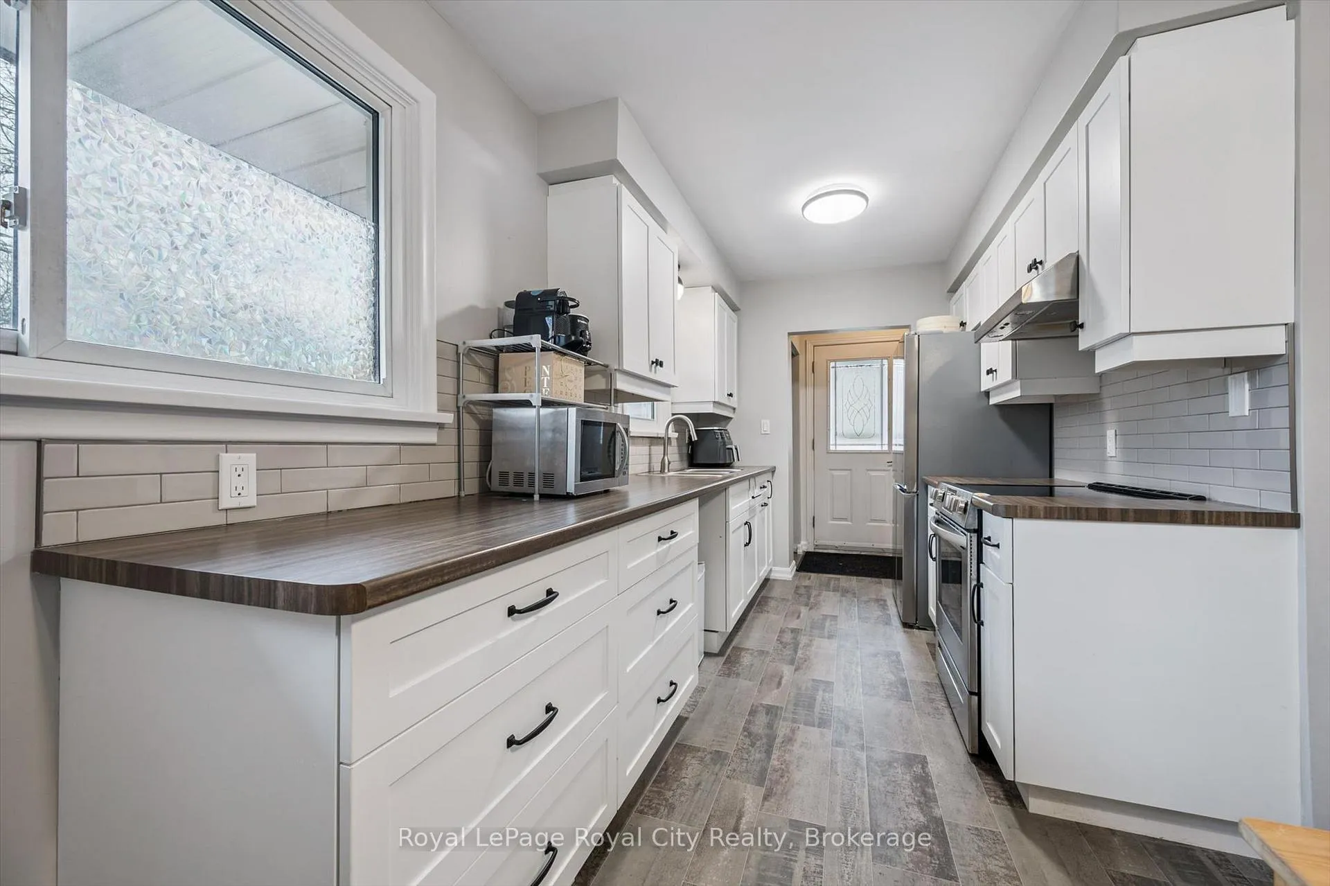 Photo 8 of 12 Delmar Boulevard, Guelph, St. George's — HOMEH