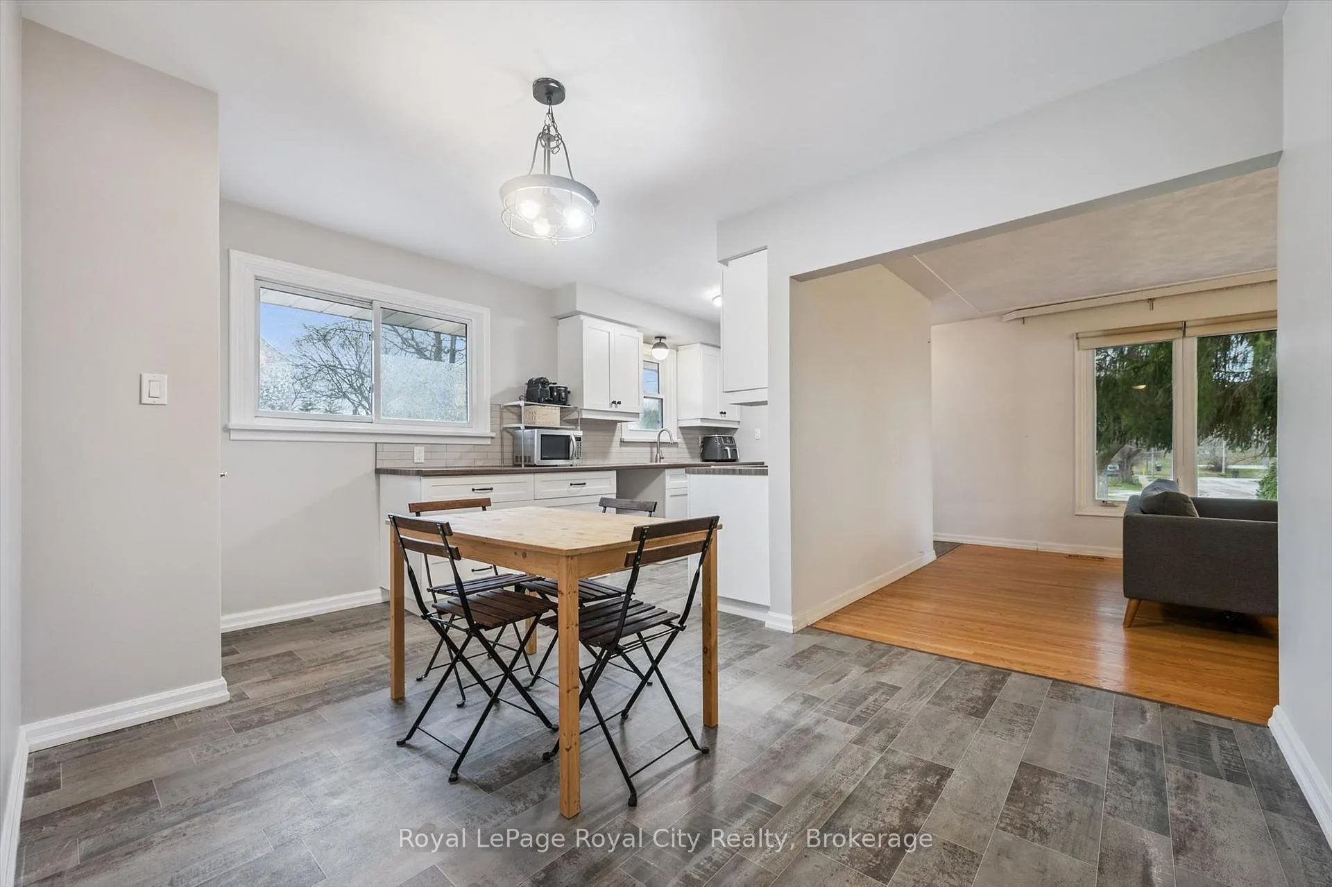 Photo 9 of 12 Delmar Boulevard, Guelph, St. George's — HOMEH