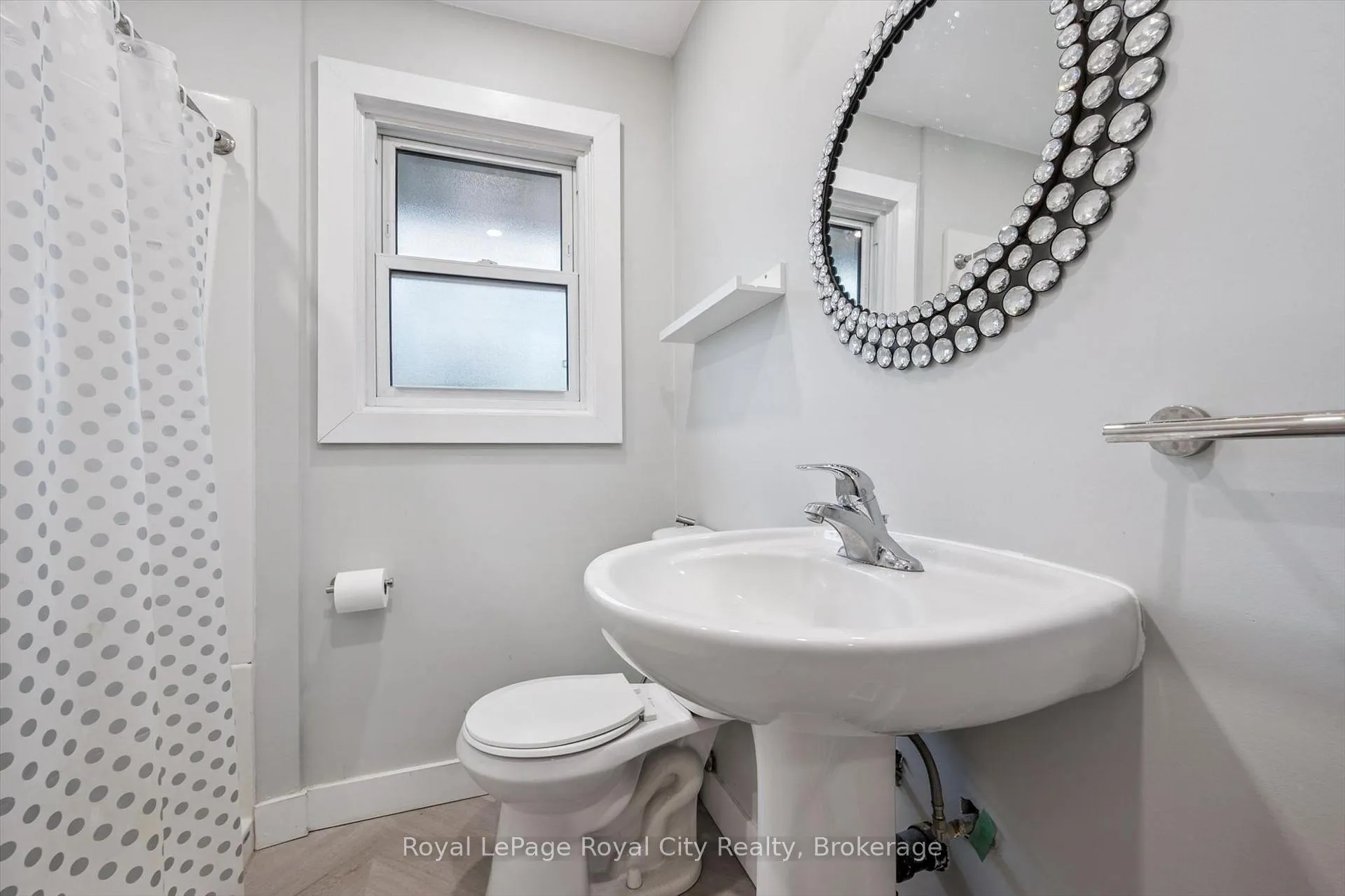 Photo 14 of 12 Delmar Boulevard, Guelph, St. George's — HOMEH